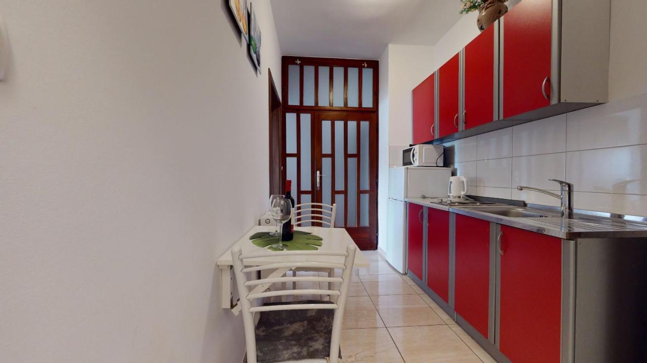 Ivanisevic Apartment Omis